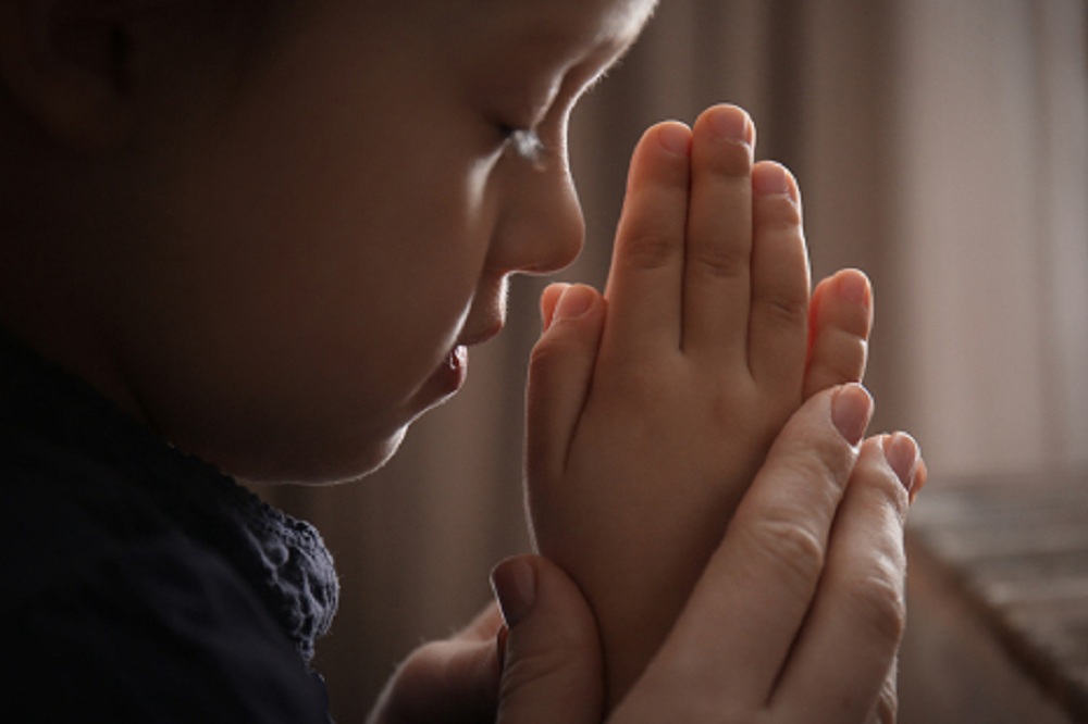 L’adoration eucharistique pour les enfants