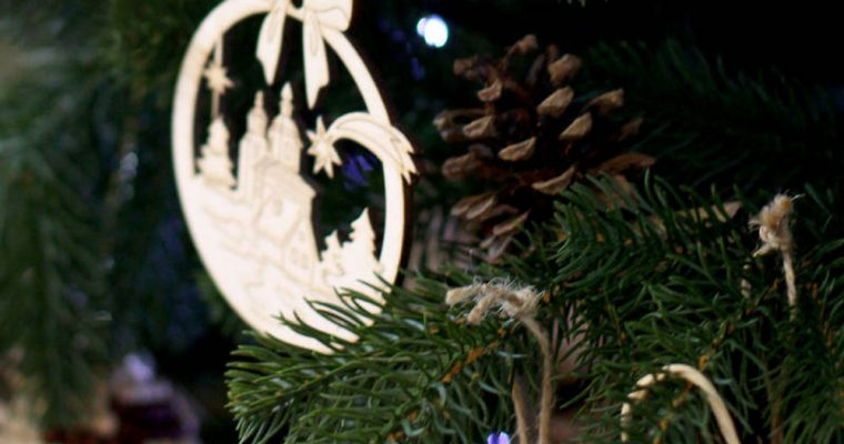 Décorations en bois pour le sapin de Noël