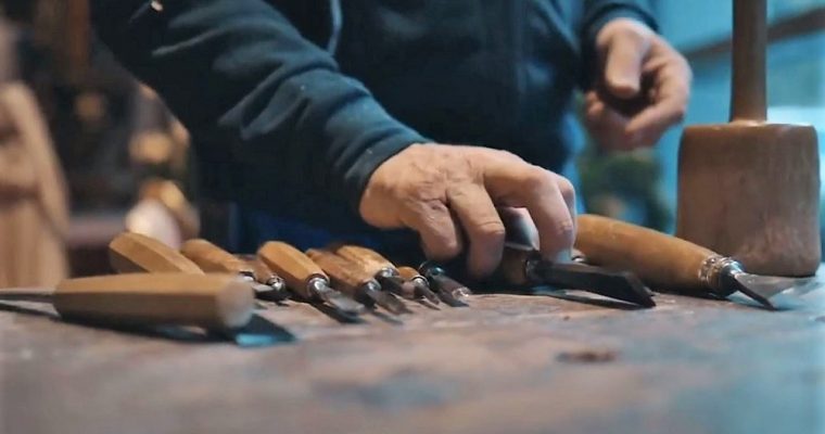 Crèche en bois : techniques de réalisation des artisans de Holyart