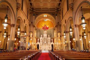 Dédicace d’une église : comme a lieu la naissance d’un nouveau bâtiment sacré