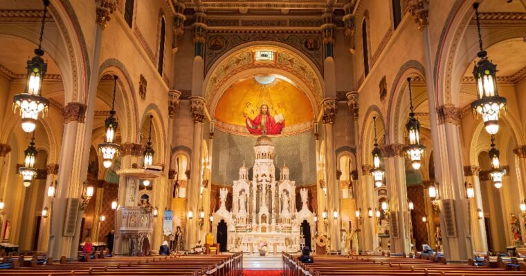 Dédicace d’une église : comme a lieu la naissance d’un nouveau bâtiment sacré